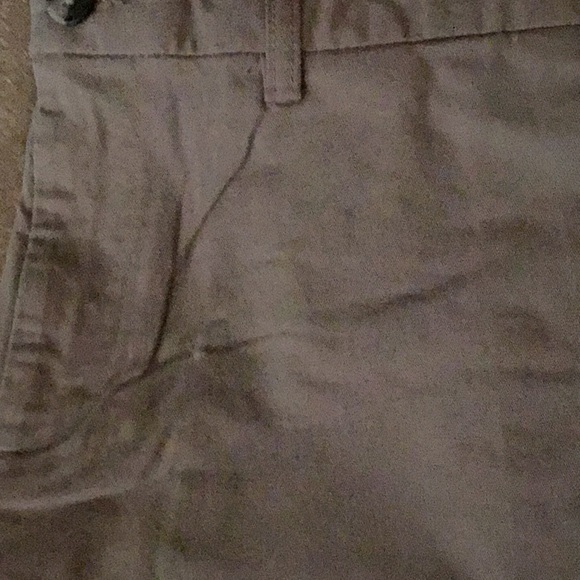 Old Navy Khaki Knee Shorts / Button / Zipper / Front Pockets / Change Pocket 🆕 - Picture 2 of 12